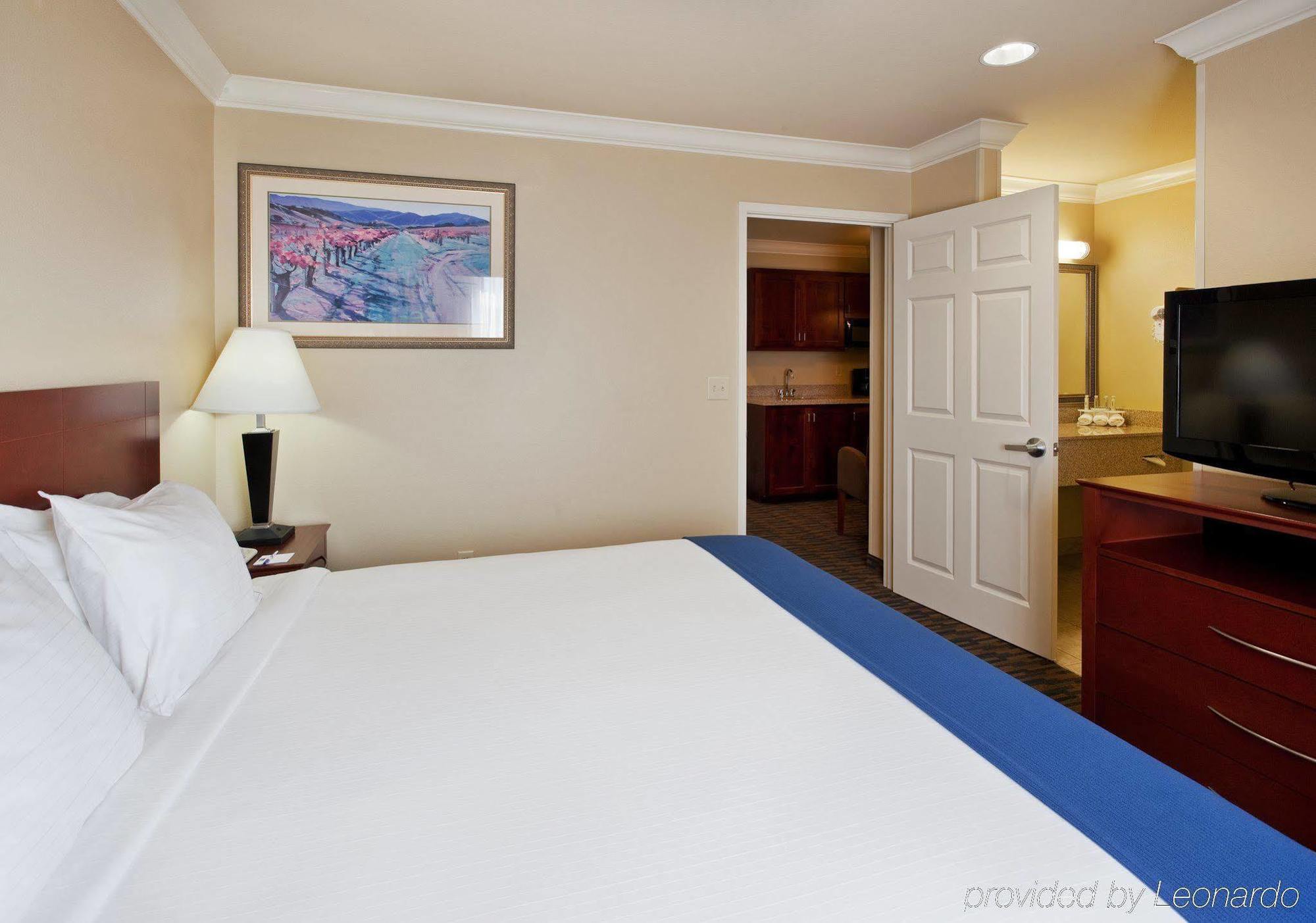 Holiday Inn Express & Suites Watsonville By Ihg Szoba fotó